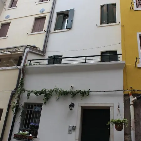 Giorgetta 1 Piano Apartment